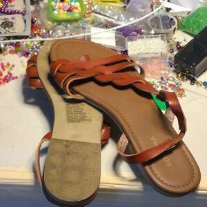 SONOMA Sandals / flip flops sz 7/8  brown
